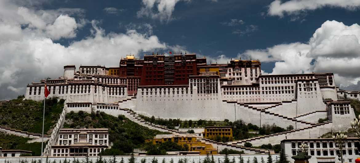 Lhasa: Monasteries and Palaces